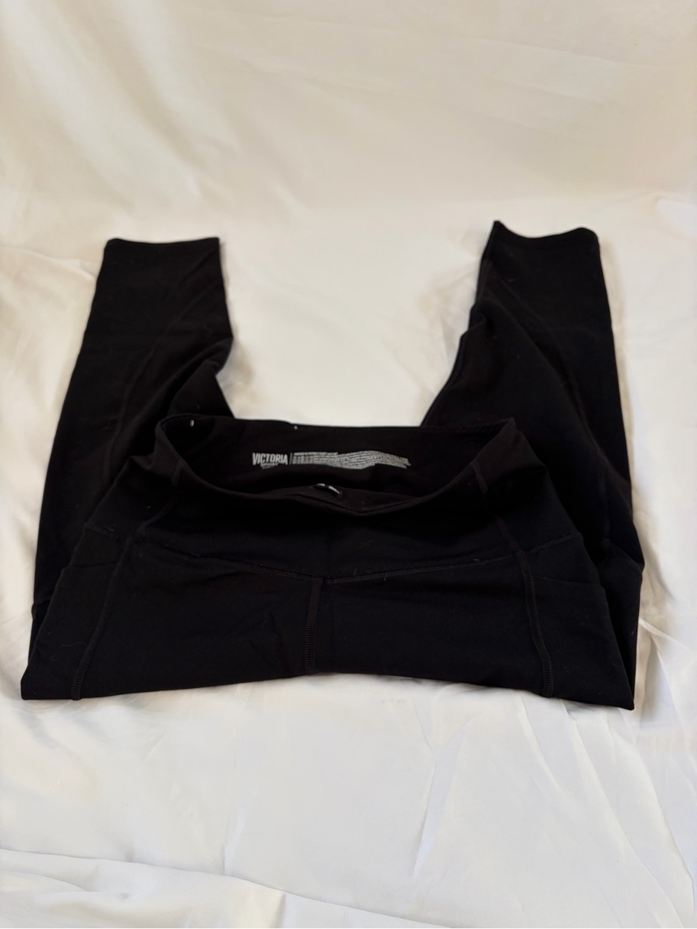 Victoria’s Secret Sport Capri black leggings M like new